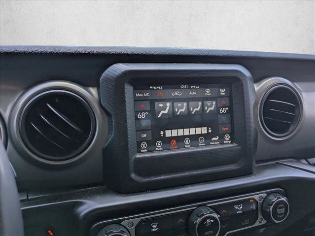 Used 2023 Jeep Gladiator Willys image 11