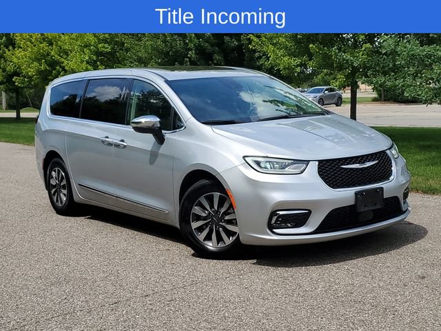 Used 2023 Chrysler Pacifica Limited