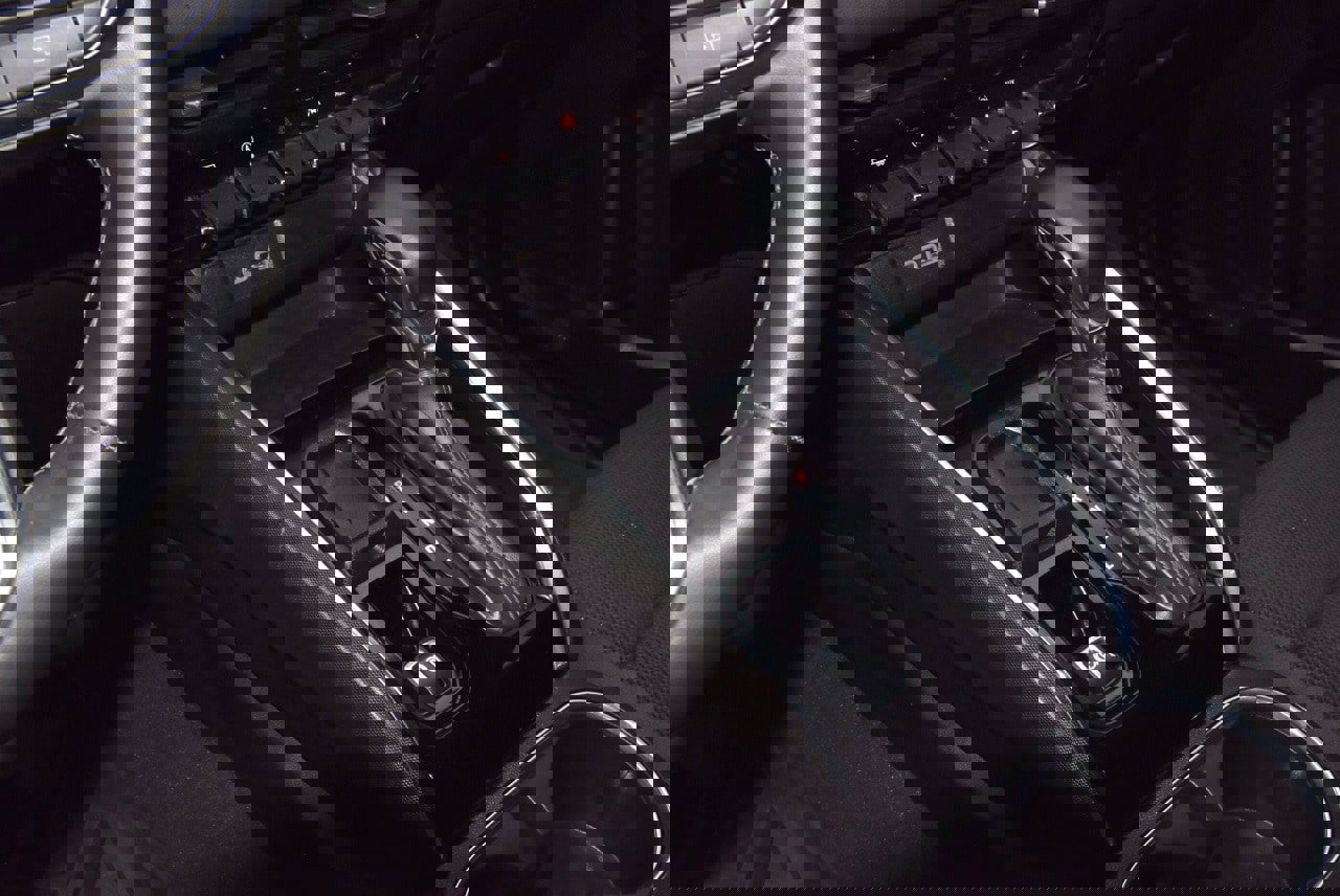 Used 2024 GMC Canyon Elevation w/ Convenience Package image 29