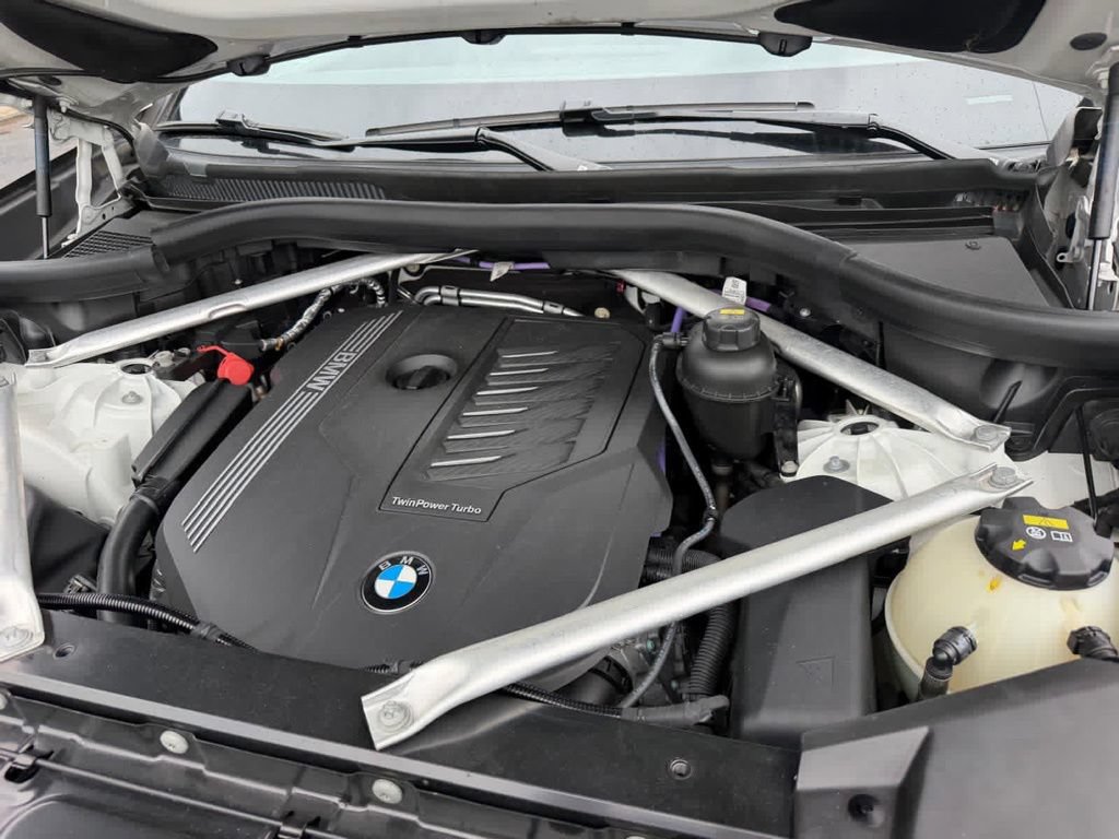 Used 2023 BMW X5 xDrive40i AWD/4WD image 14