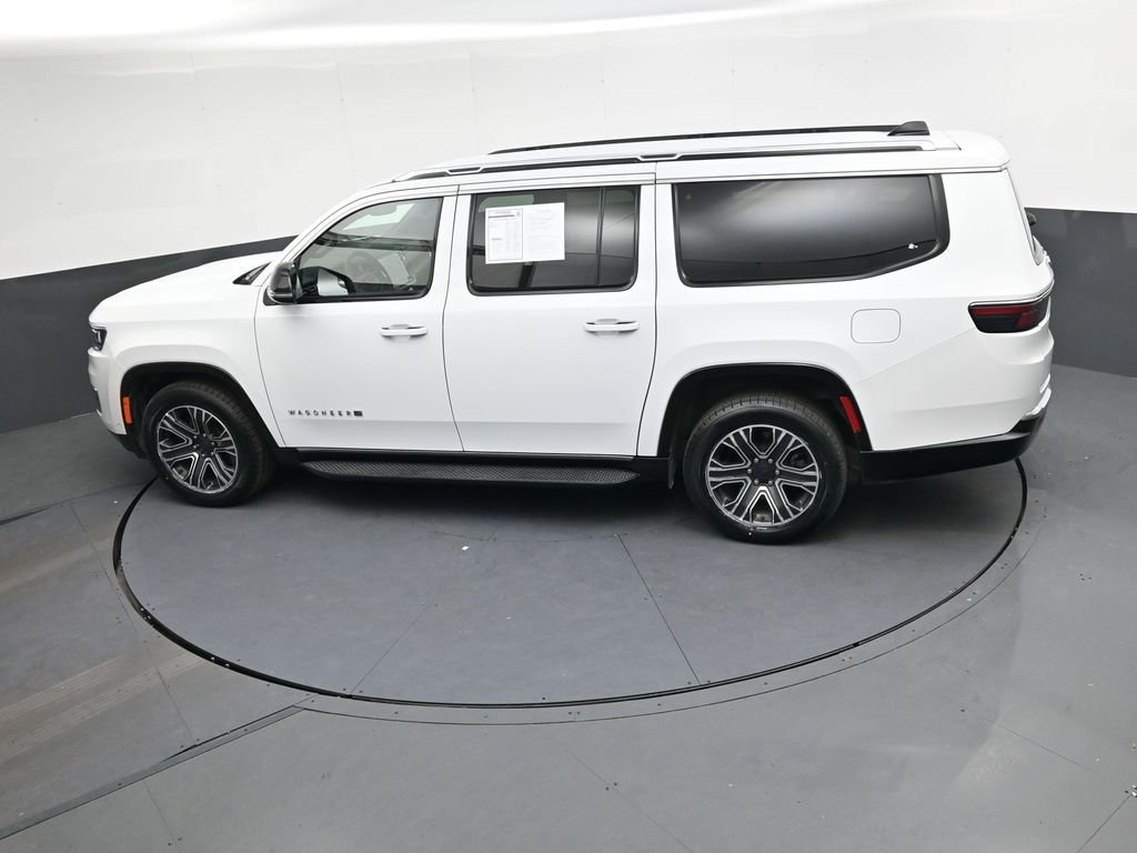 Used 2024 Jeep Wagoneer L Series II w/ Flexible Seating Group image 29