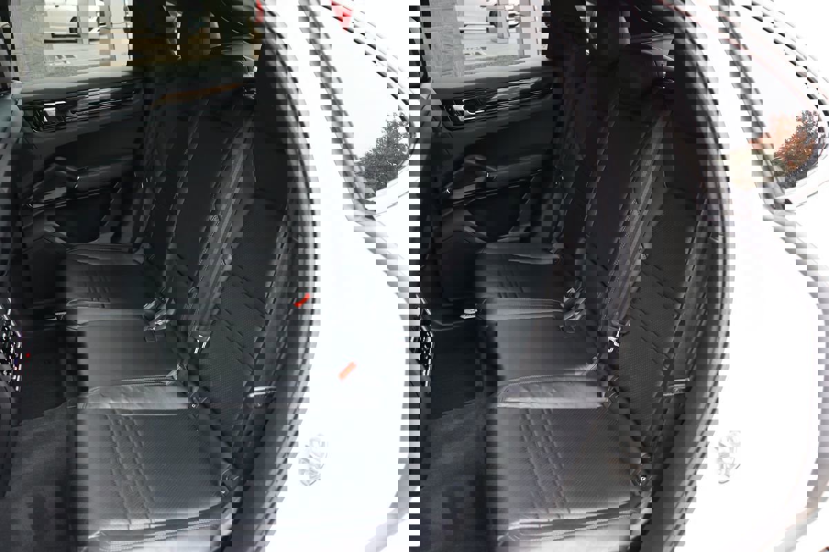 Used 2021 Porsche Cayenne Coupe image 47