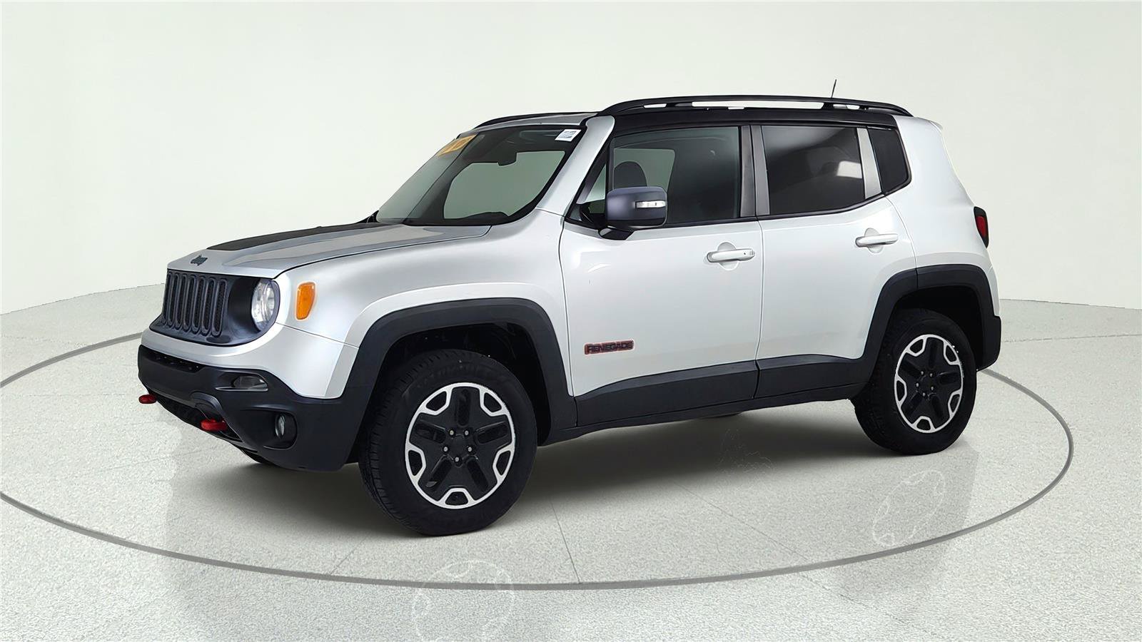 Used 2016 Jeep Renegade Trailhawk AWD/4WD image 3