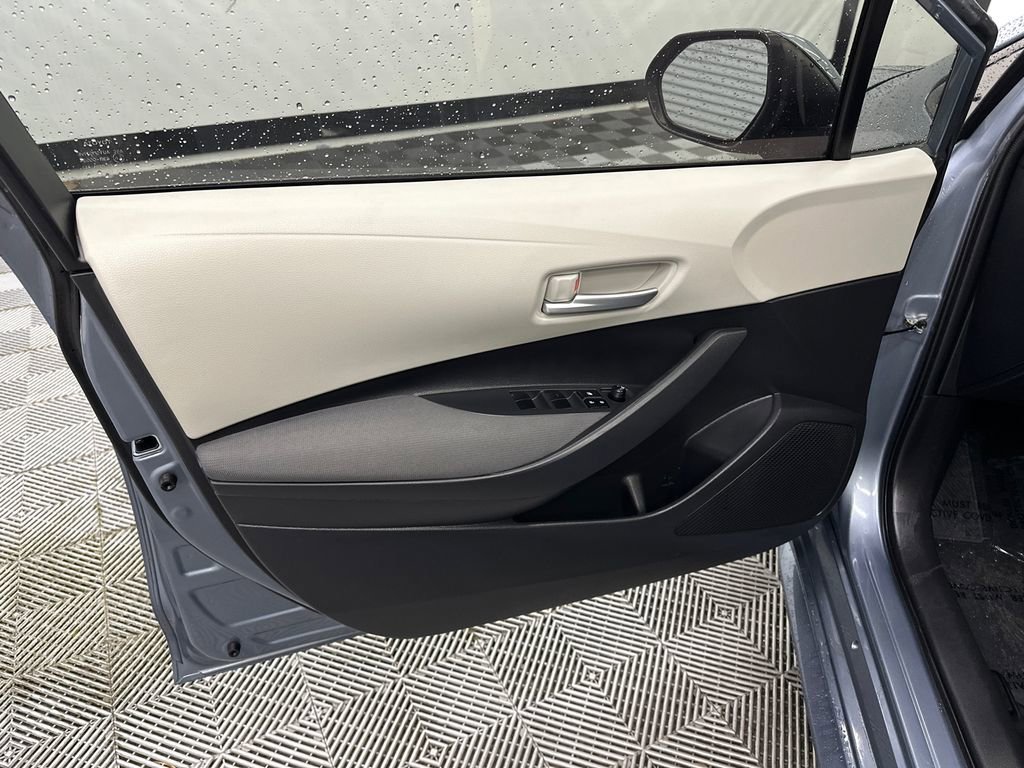 Used 2020 Toyota Corolla LE FWD image 10