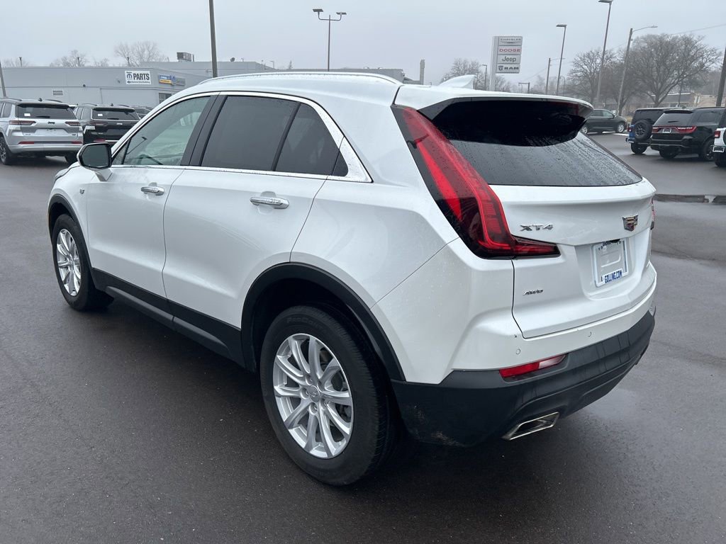 Used 2023 Cadillac XT4 Luxury w/ Cold Weather Package image 7