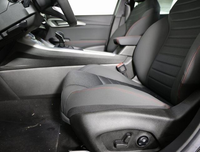 Used 2024 Dodge Hornet R/T w/ R/T Blacktop Package image 9