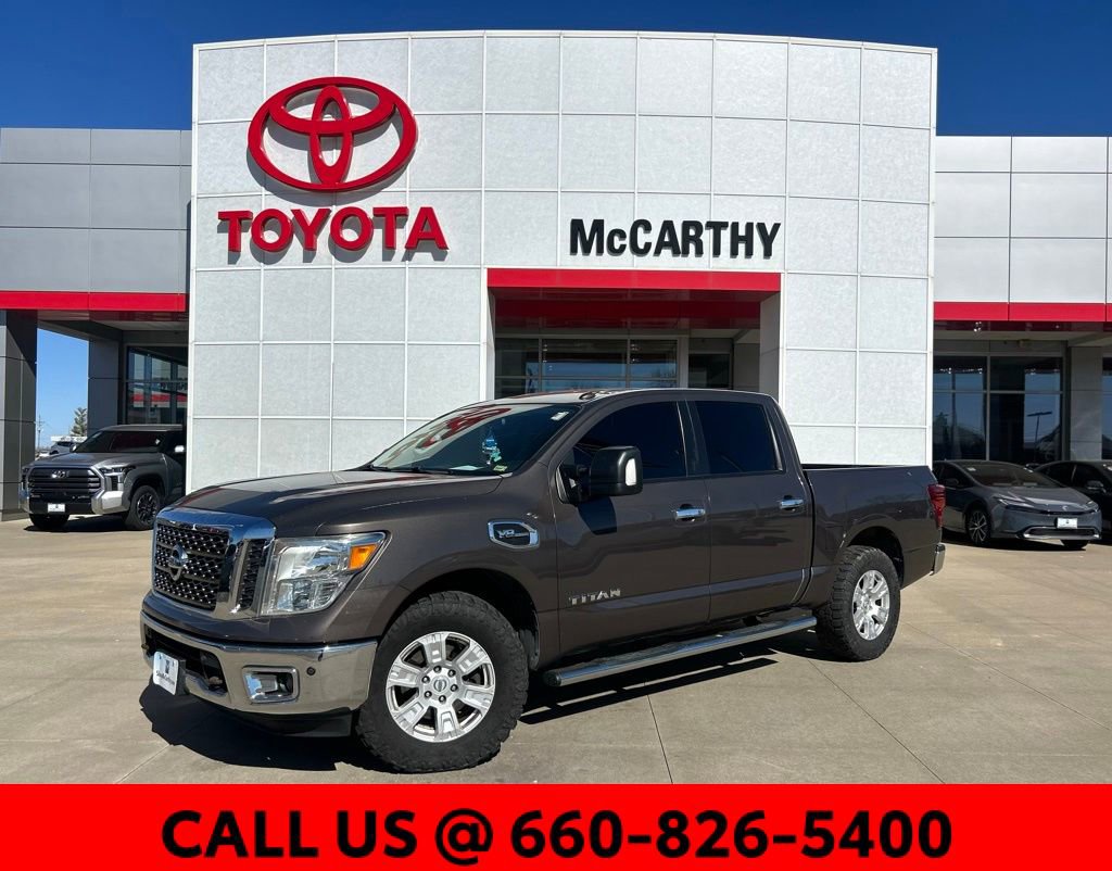 Used 2017 Nissan Titan SV image 1
