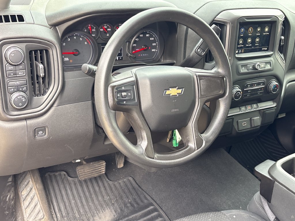 Used 2019 Chevrolet Silverado 1500 Custom w/ Custom Convenience Package AWD/4WD image 4