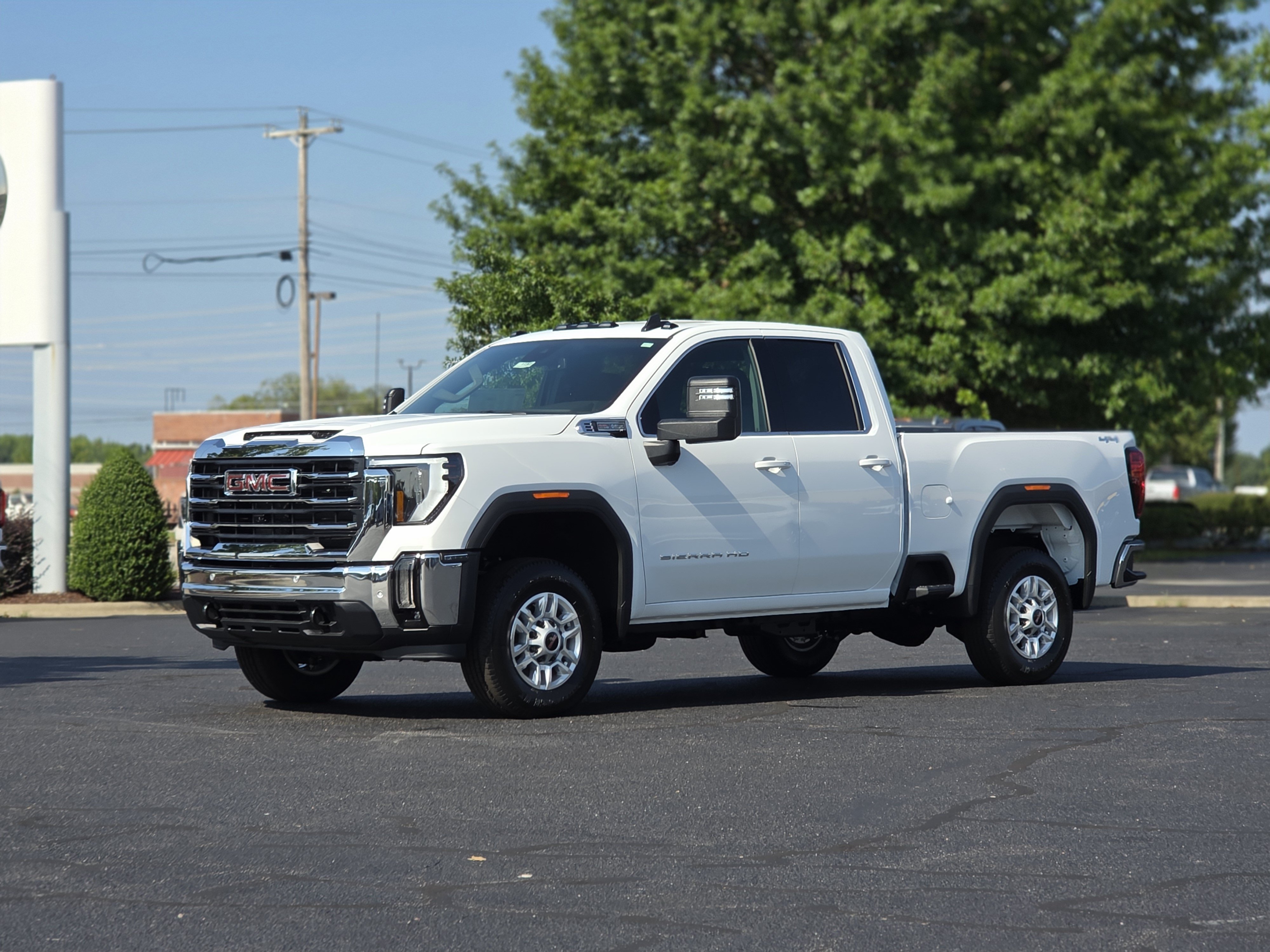 New 2026 GMC Sierra 2500 SLE AWD/4WD image 3