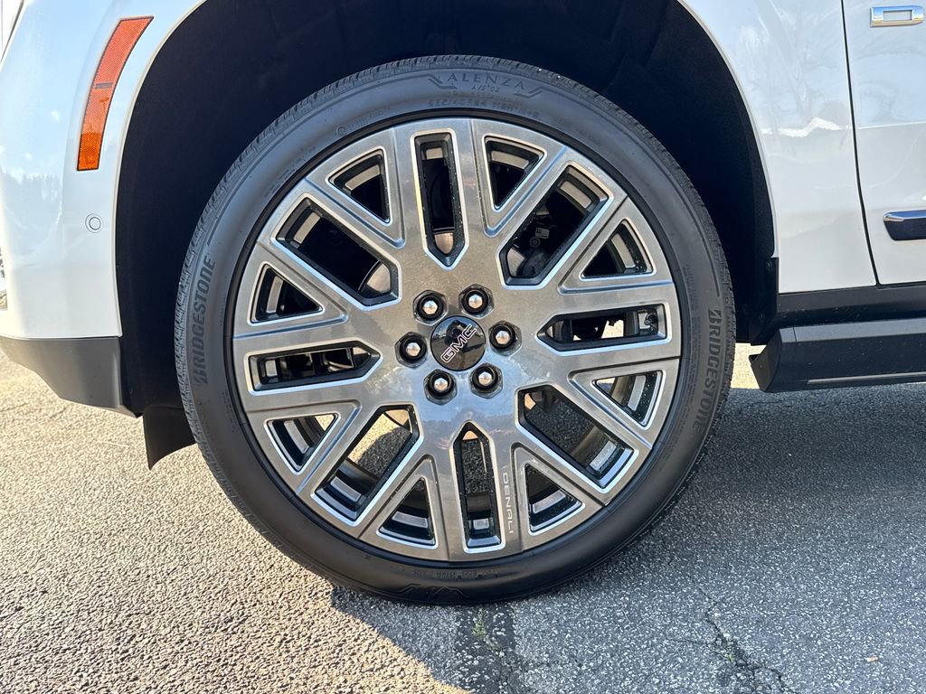 Used 2025 GMC Yukon Denali Ultimate w/ LPO, Floor Liner Package image 23