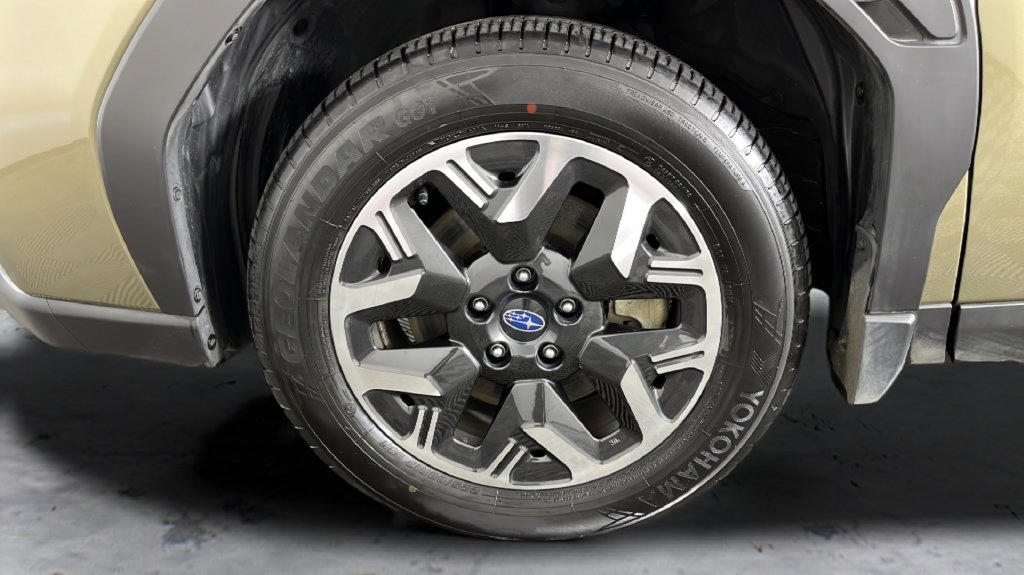 Used 2025 Subaru Forester Premium AWD/4WD image 46