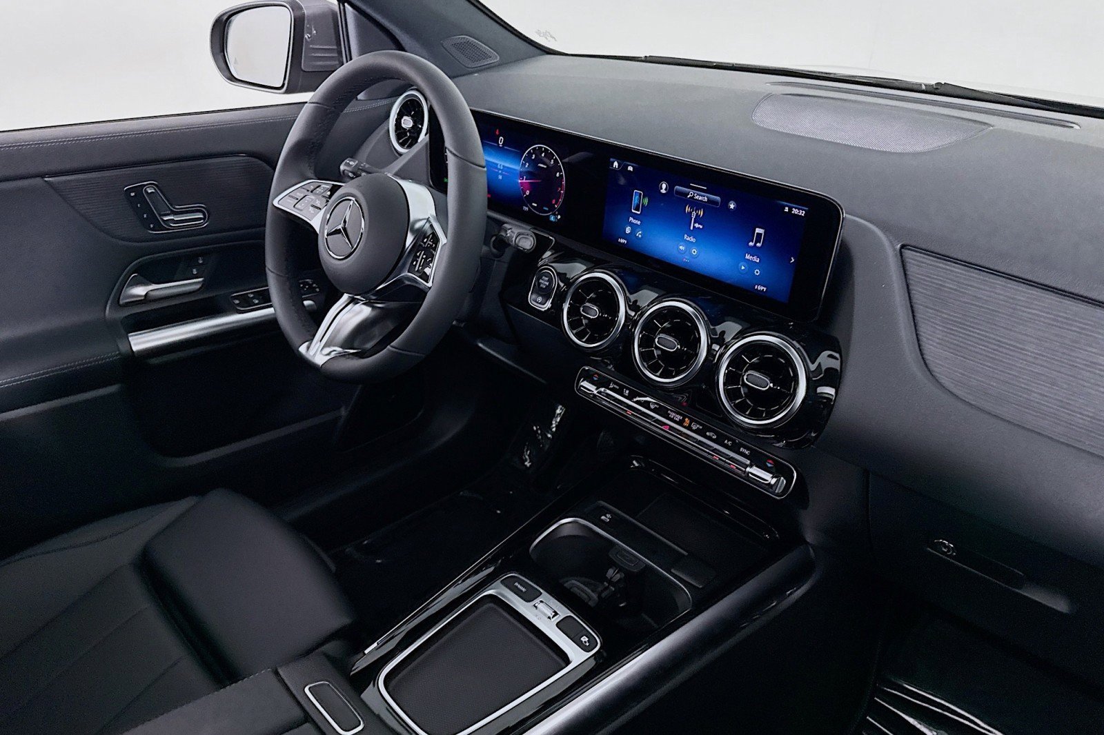 New 2026 Mercedes-Benz GLA 250 4MATIC image 15