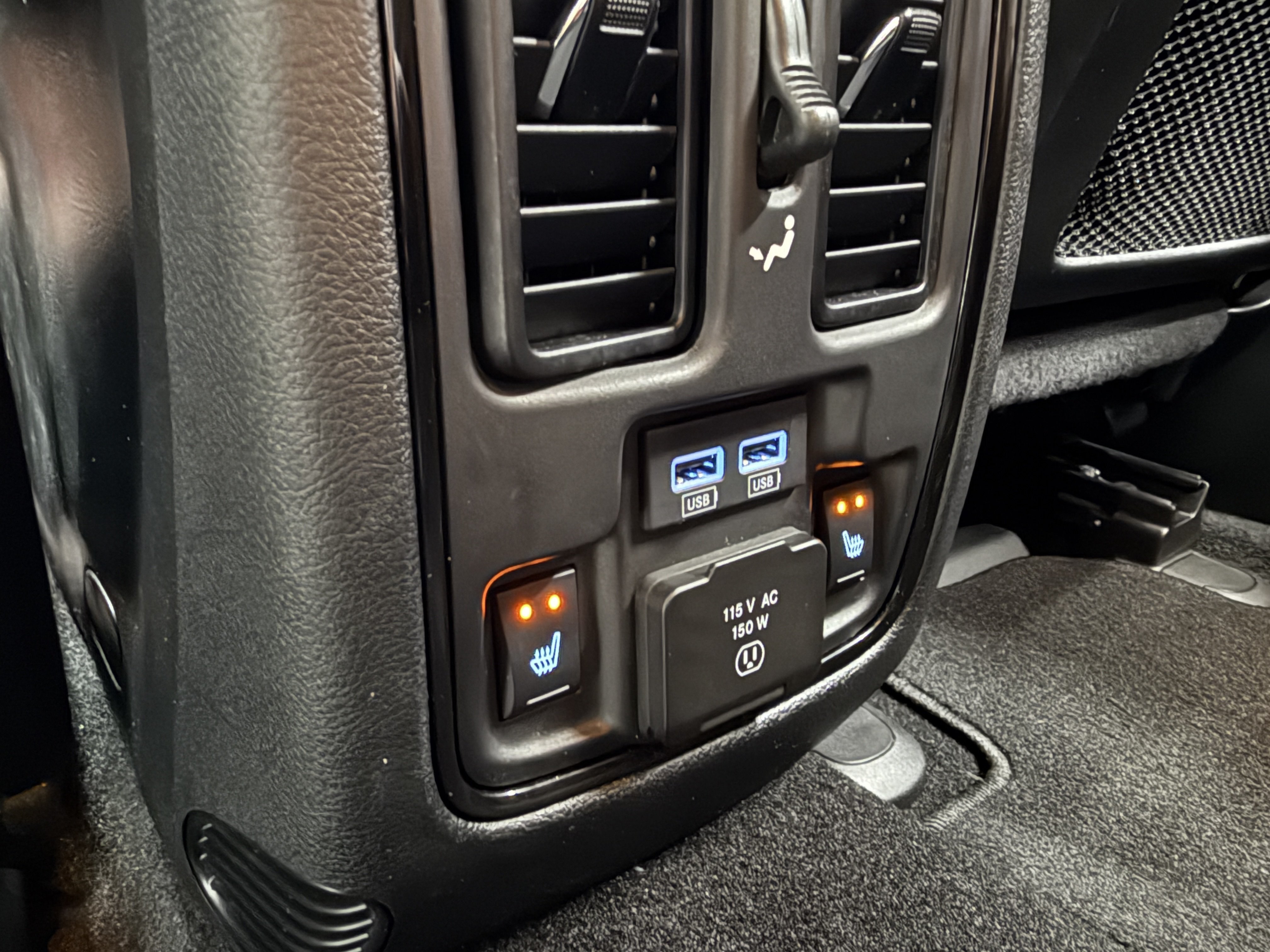Used 2024 Dodge Durango R/T w/ Blacktop Package AWD/4WD image 23