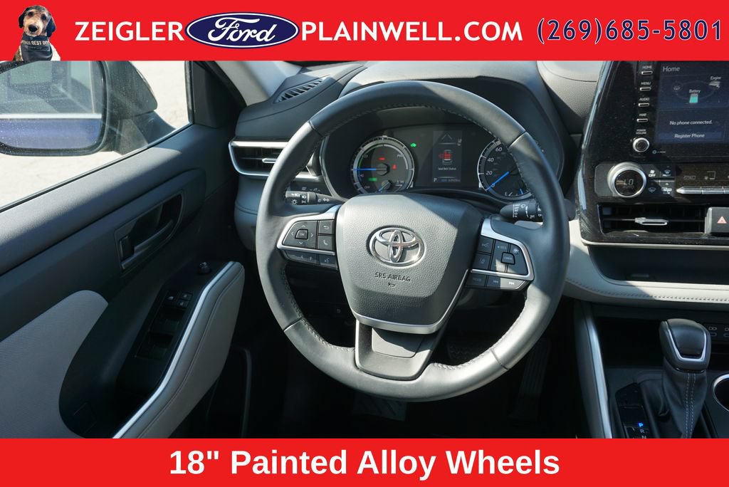 Used 2022 Toyota Highlander LE AWD/4WD image 16