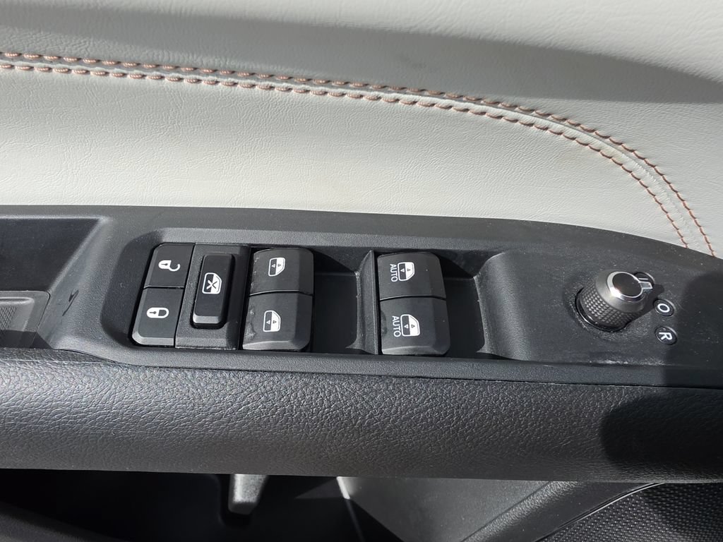 Used 2026 Jeep Compass Limited AWD/4WD image 14