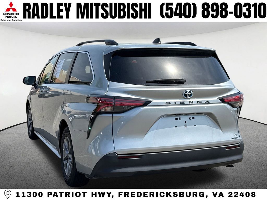 Used 2021 Toyota Sienna LE w/ LE Plus Package image 17