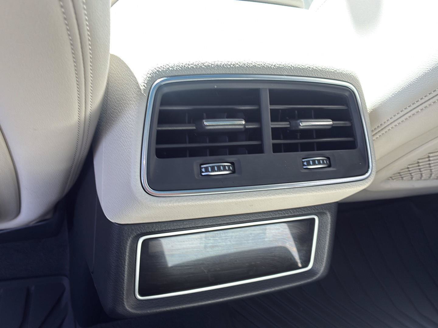 Used 2024 Audi Q8 e-tron Premium Plus w/ Premium Plus Package AWD/4WD image 25