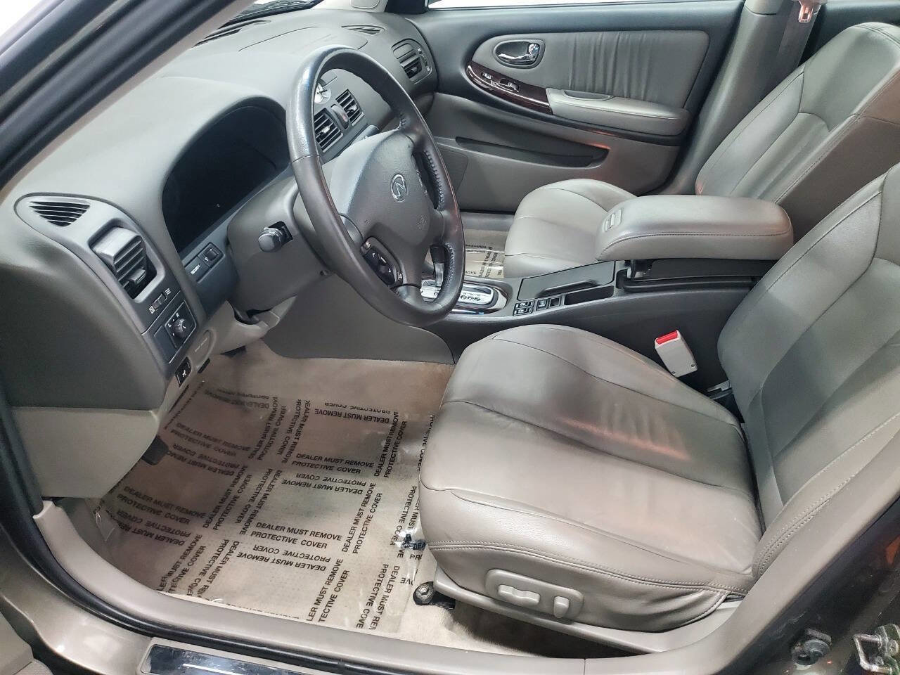 Used 2001 INFINITI I30 image 9