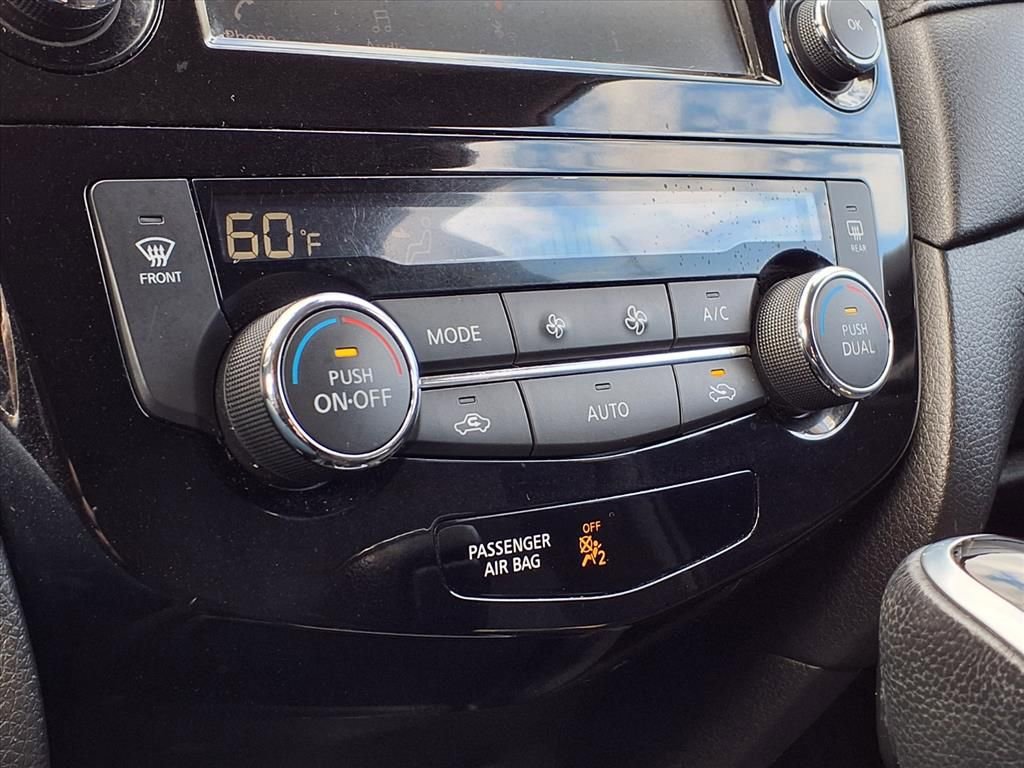 Used 2019 Nissan Rogue SV image 25