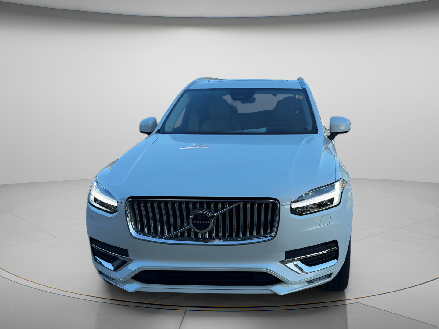 Used 2025 Volvo XC90 B6 Ultra w/ Protection Package AWD/4WD image 2