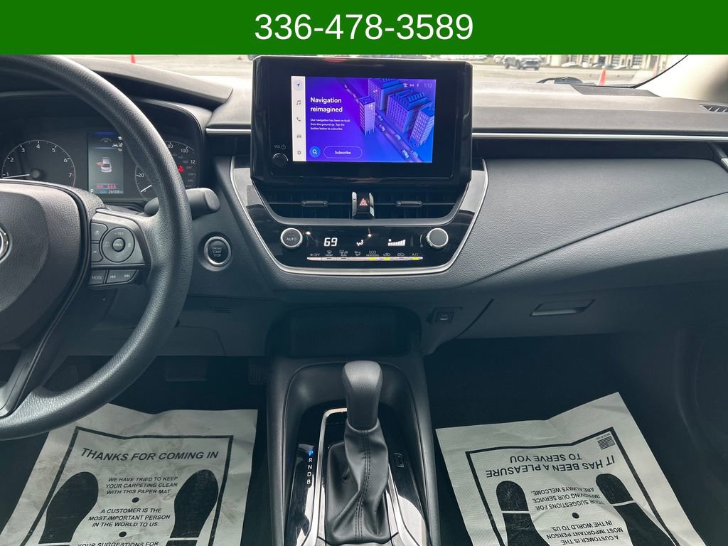 Used 2024 Toyota Corolla LE w/ LE Convenience Package FWD image 17