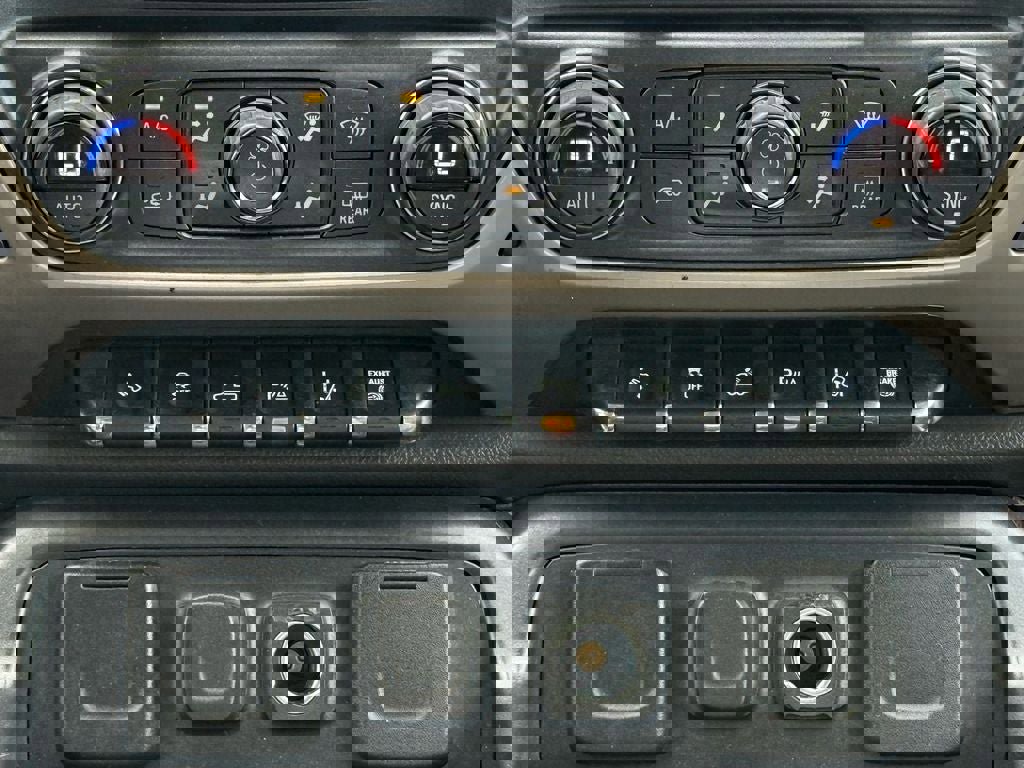 Used 2019 GMC Sierra 3500 Denali w/ Duramax Plus Package image 25