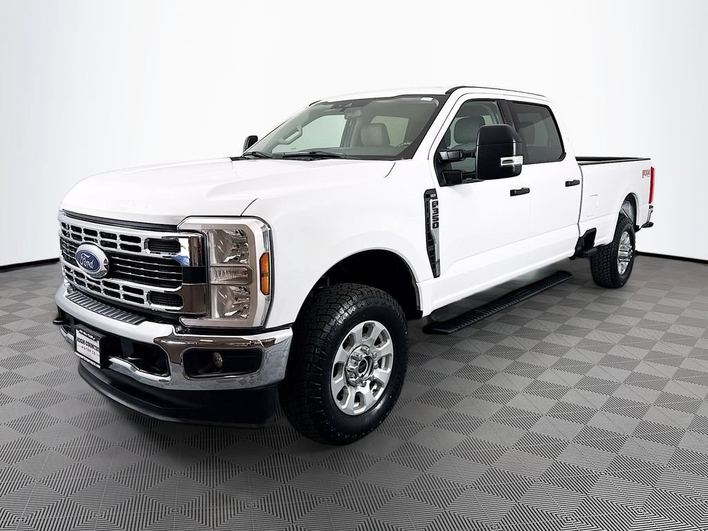 Used 2024 Ford F350 XLT w/ FX4 Off-Road Package AWD/4WD image 3