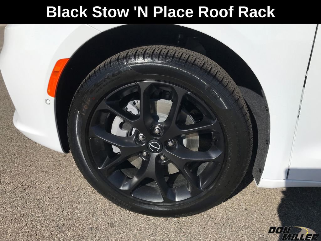 New 2026 Chrysler Pacifica Limited w/ S Appearance Package image 9