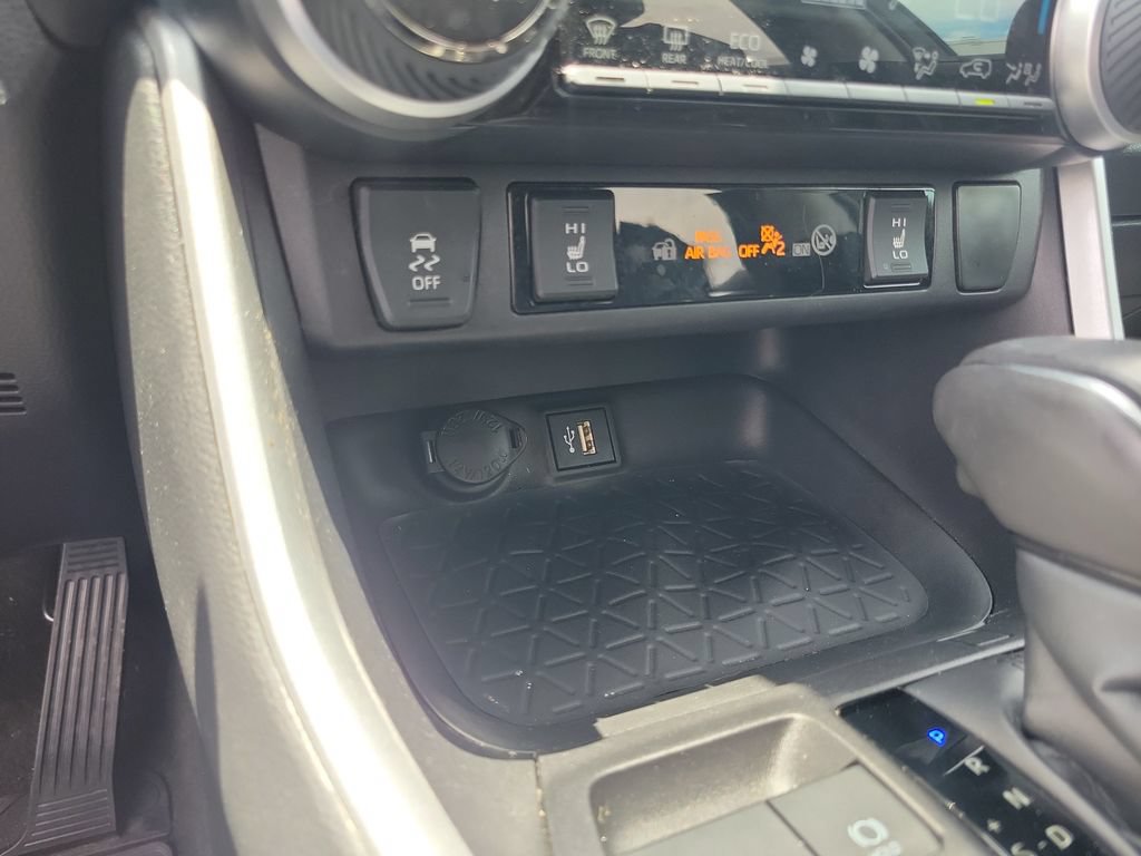 Used 2023 Toyota RAV4 XLE Premium AWD/4WD image 34