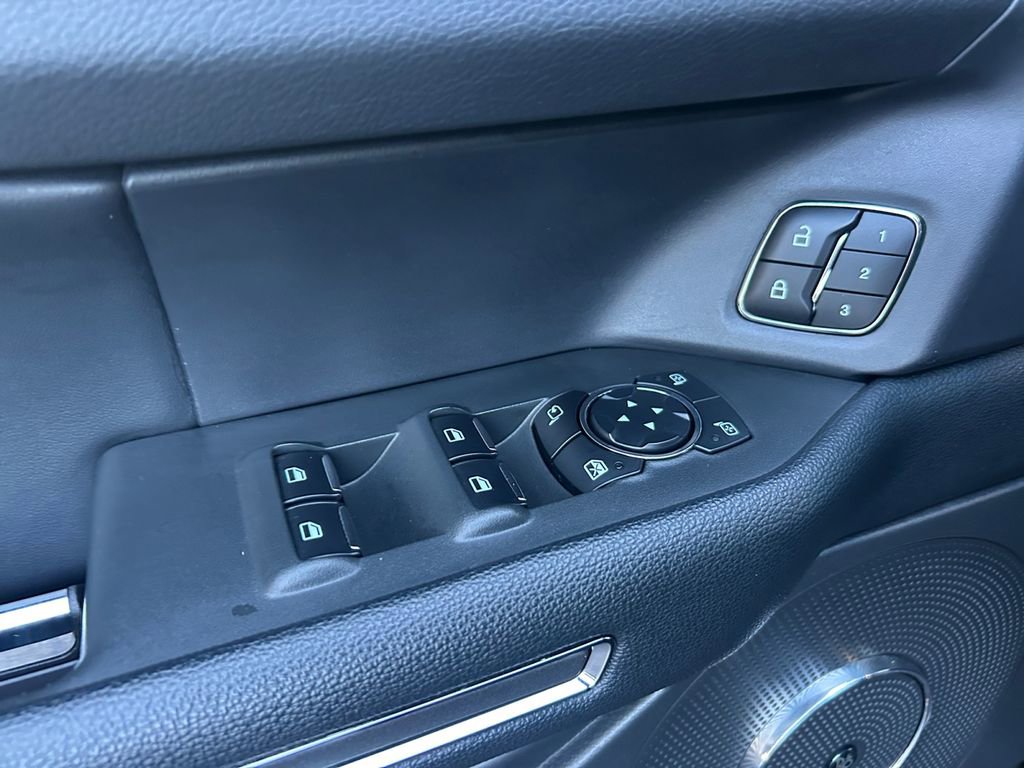 Used 2023 Ford Expedition Limited image 24