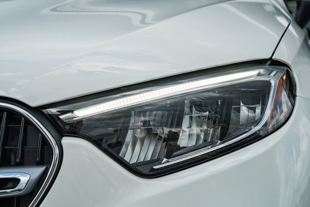 Used 2024 Mercedes-Benz GLC 300 4MATIC image 13