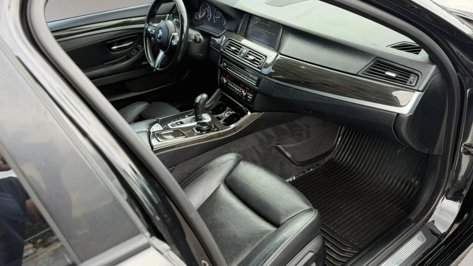 Used 2014 BMW 550i xDrive Sedan AWD/4WD image 18
