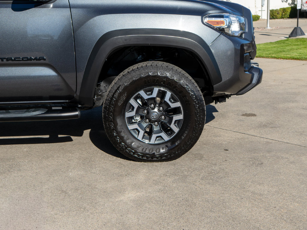 Used 2022 Toyota Tacoma TRD Off-Road AWD/4WD image 33