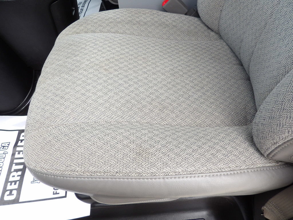 Used 2022 Chevrolet Express 2500 w/ Driver Convenience Package RWD image 18