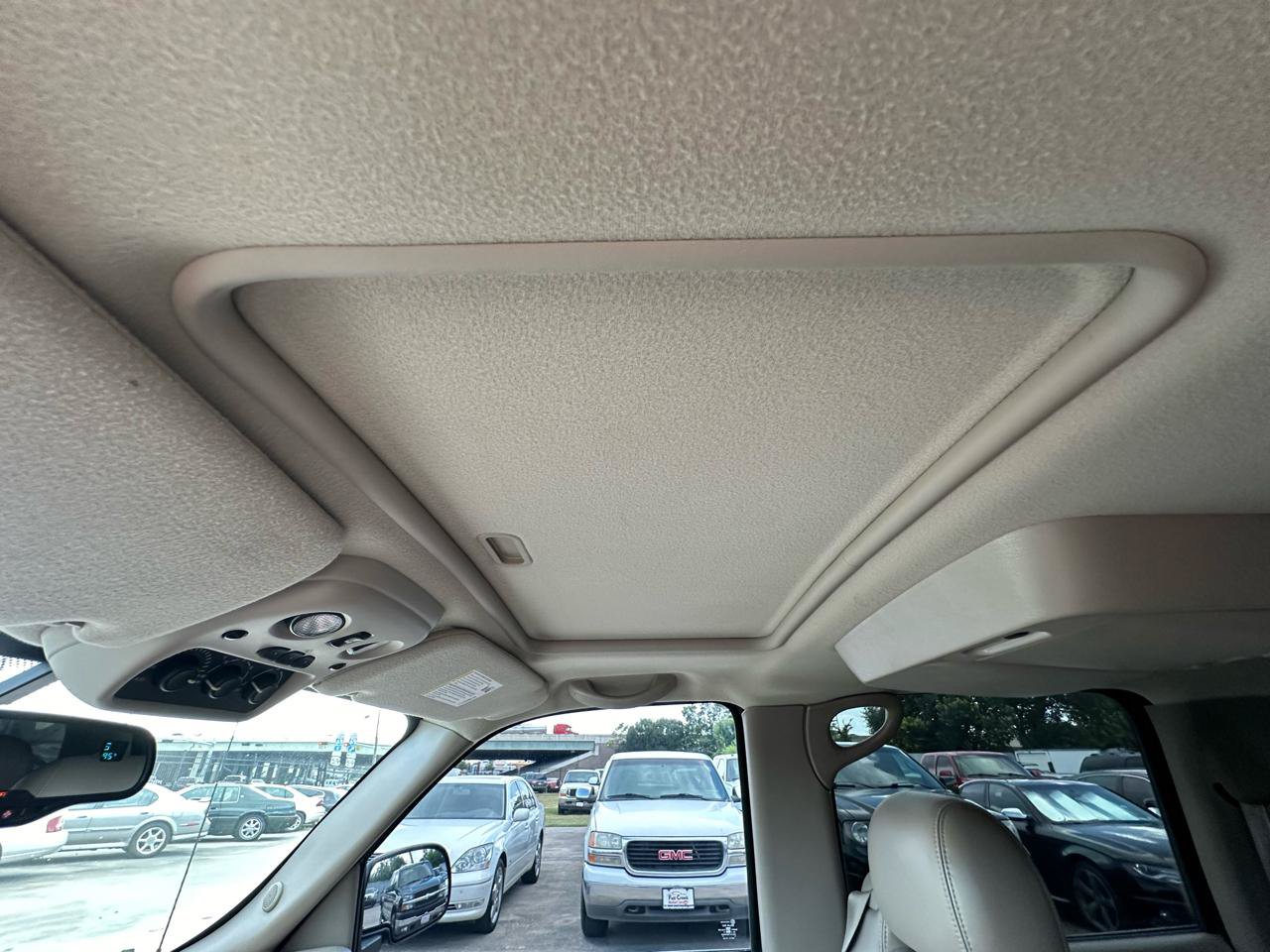 Used 2006 Chevrolet Suburban LTZ w/ Preferred Equipment Group AWD/4WD image 32