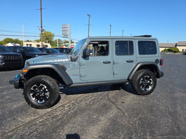 Used 2024 Jeep Wrangler Unlimited Rubicon 4xe w/ Capability Package AWD/4WD image 3