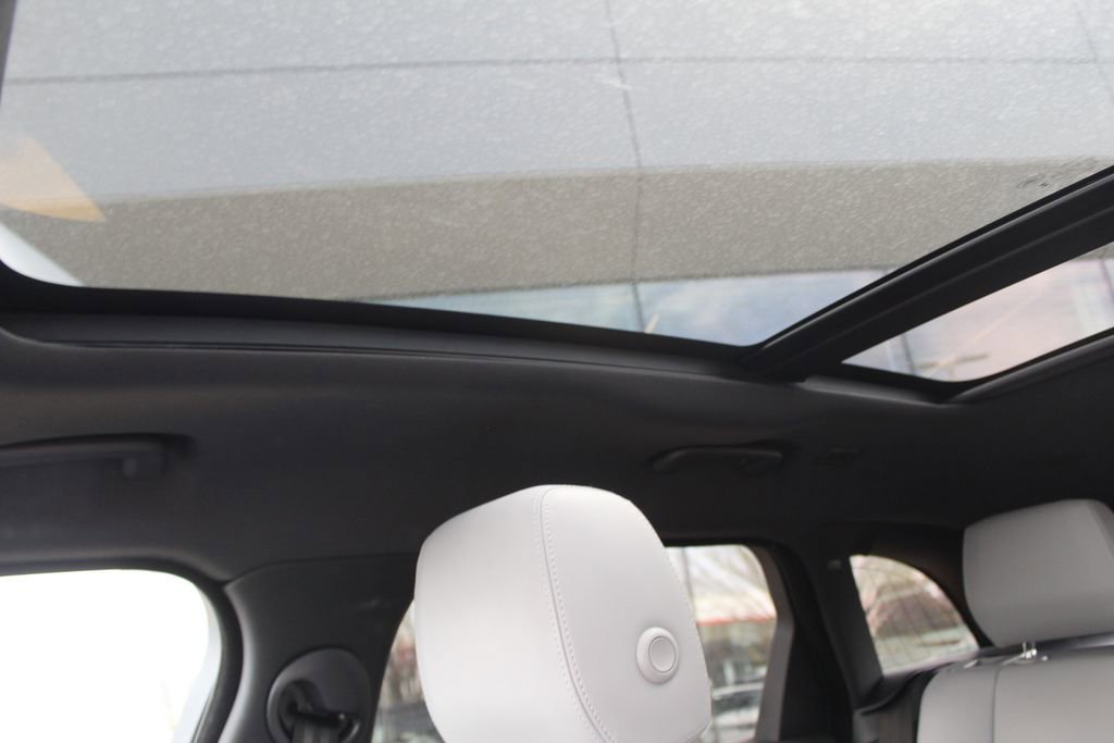 Used 2024 Land Rover Range Rover Velar Dynamic SE image 22