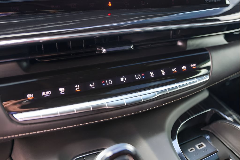 Certified 2024 Cadillac Escalade V AWD/4WD image 18