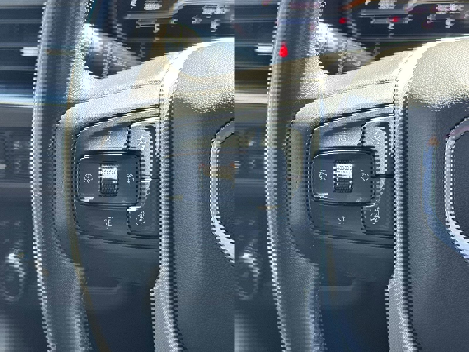 Used 2022 GMC Yukon SLT w/ SLT Premium Package image 19