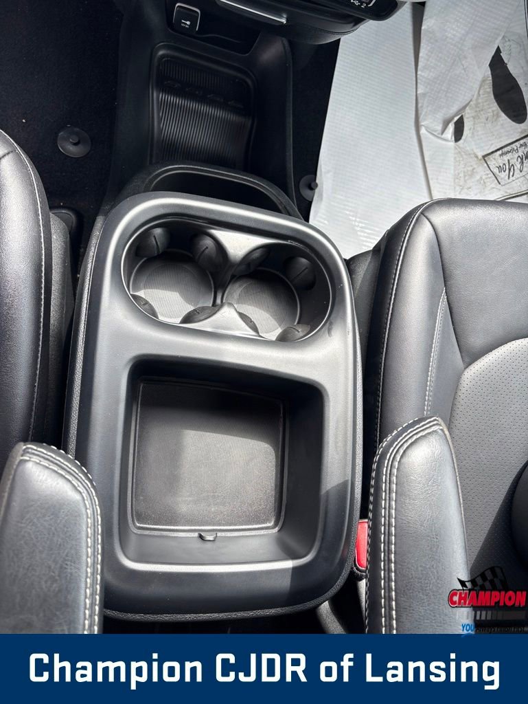 Used 2025 Chrysler Pacifica Select FWD image 37