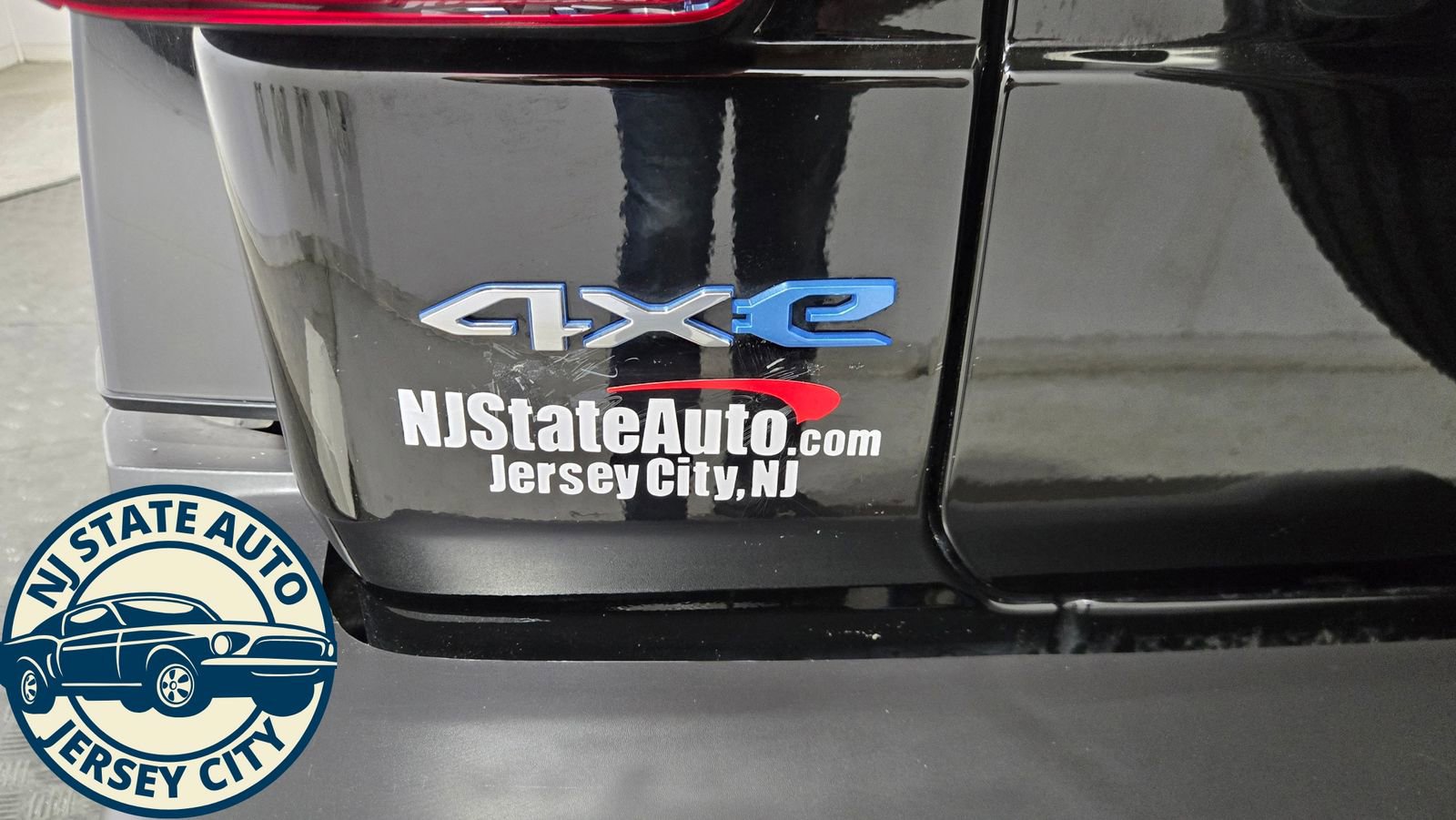 Used 2024 Jeep Wrangler Unlimited Sahara w/ Technology Group image 33