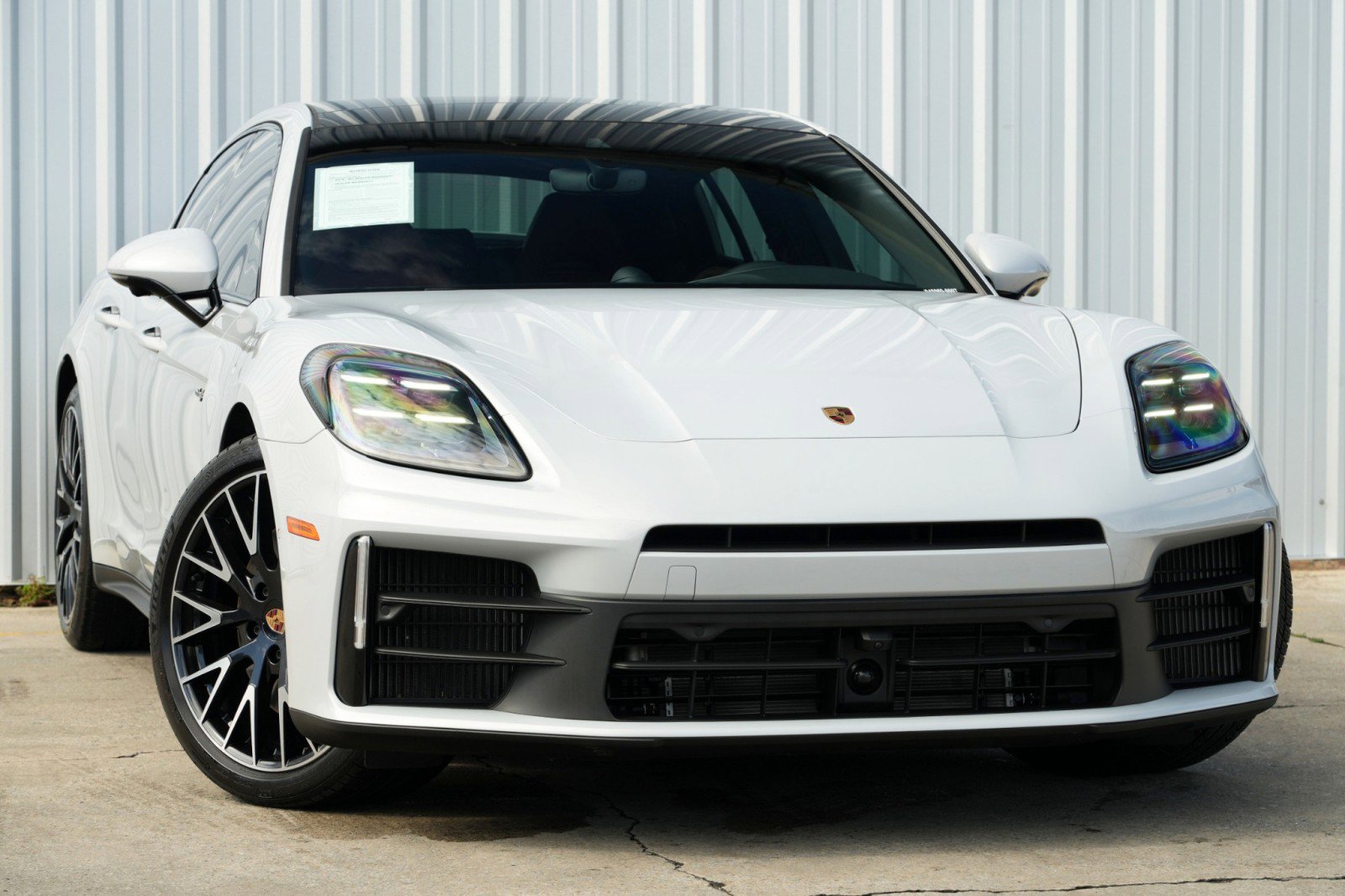 Used 2025 Porsche Panamera 4 w/ Premium Package image 4