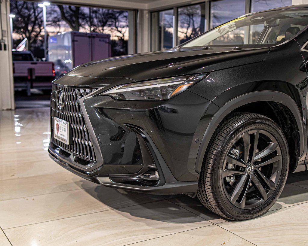Used 2025 Lexus NX 450h+ AWD w/ Luxury Package image 4