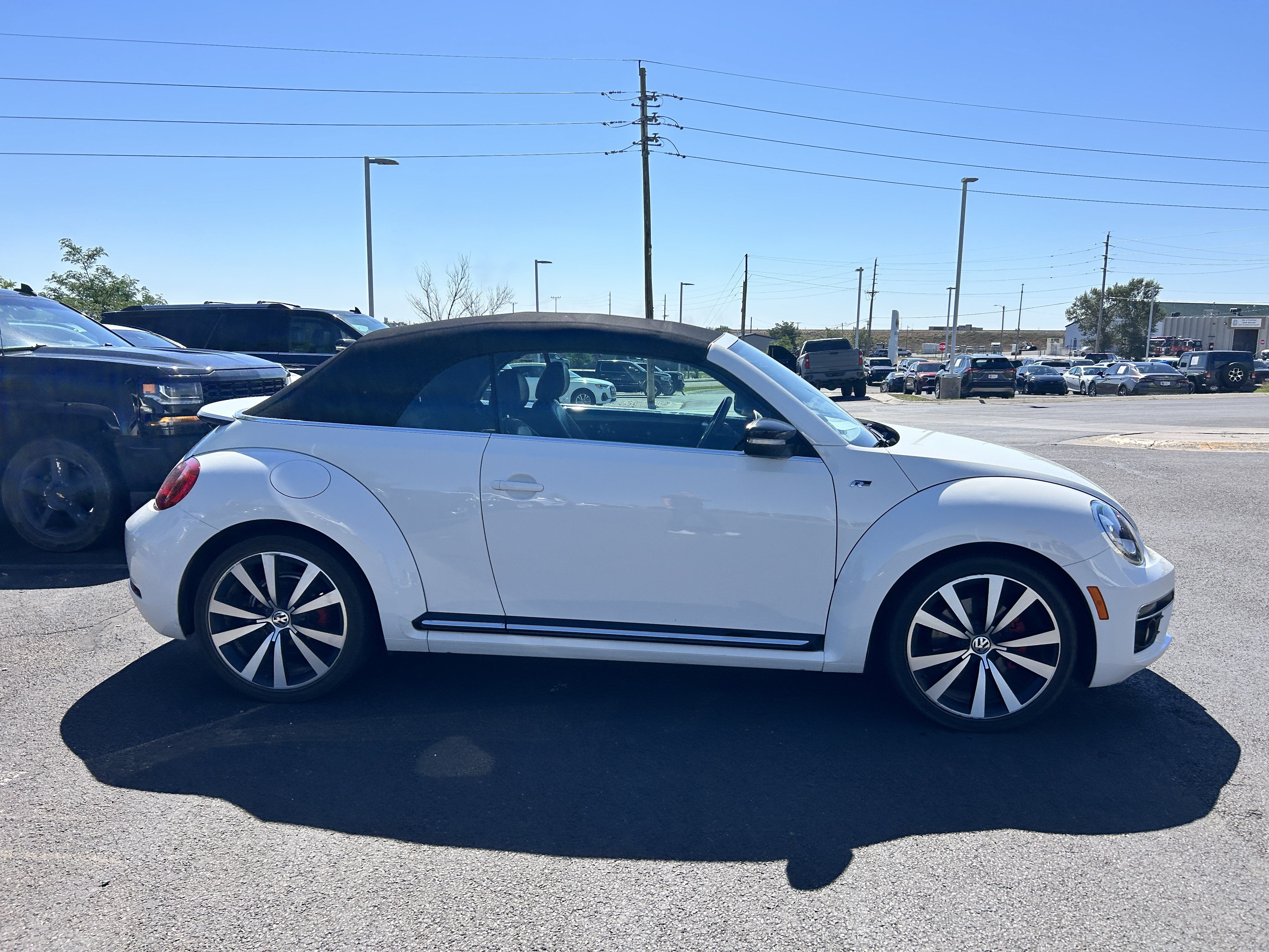 Used 2014 Volkswagen Beetle R-Line FWD image 6