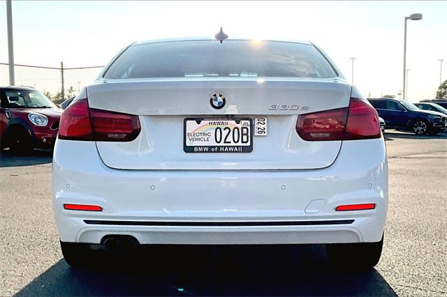 Used 2018 BMW 330e w/ Convenience Package image 4