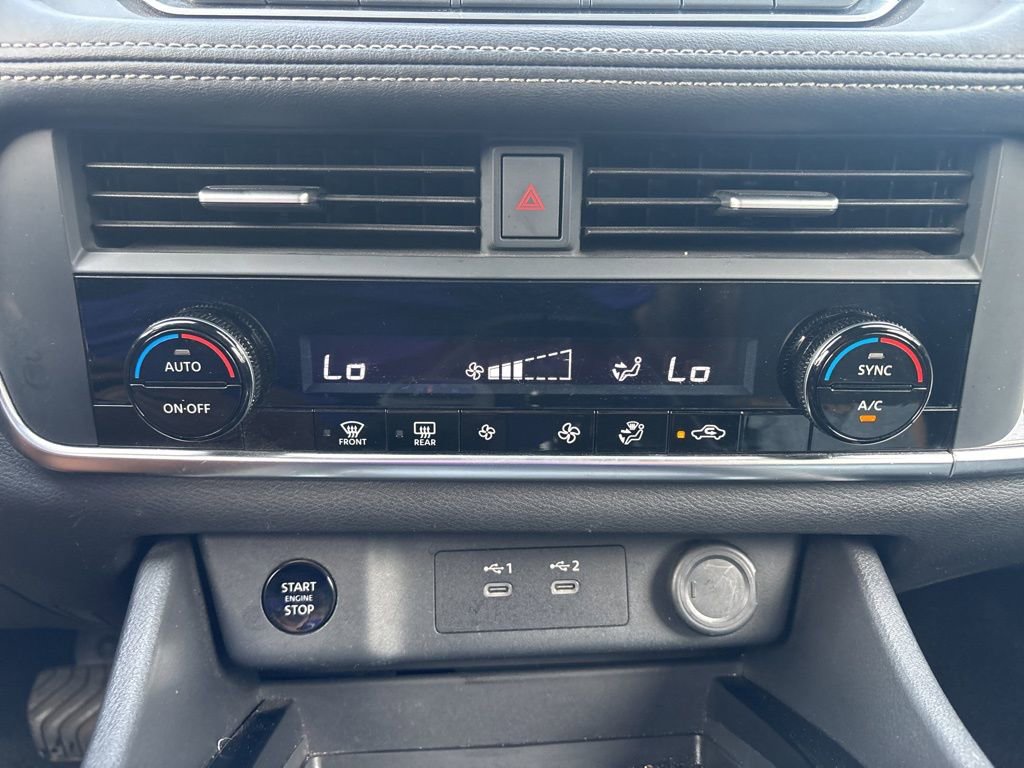 Used 2024 Nissan Rogue SV image 22