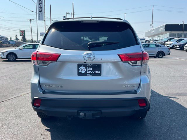 Used 2019 Toyota Highlander XLE AWD/4WD image 10