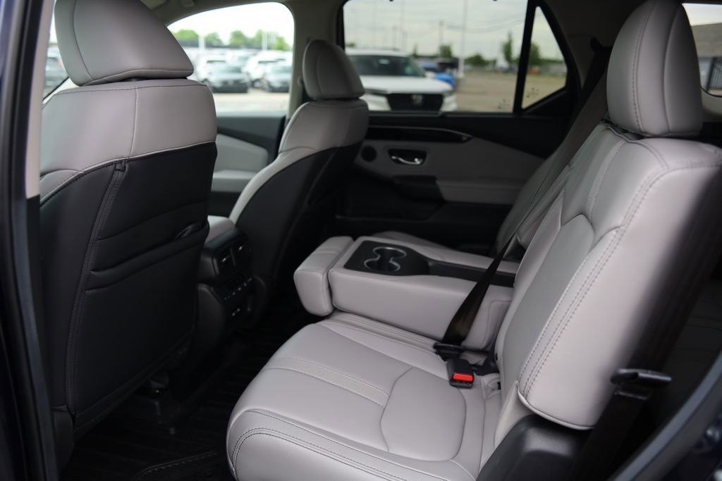 Used 2025 Honda Pilot EX-L image 33