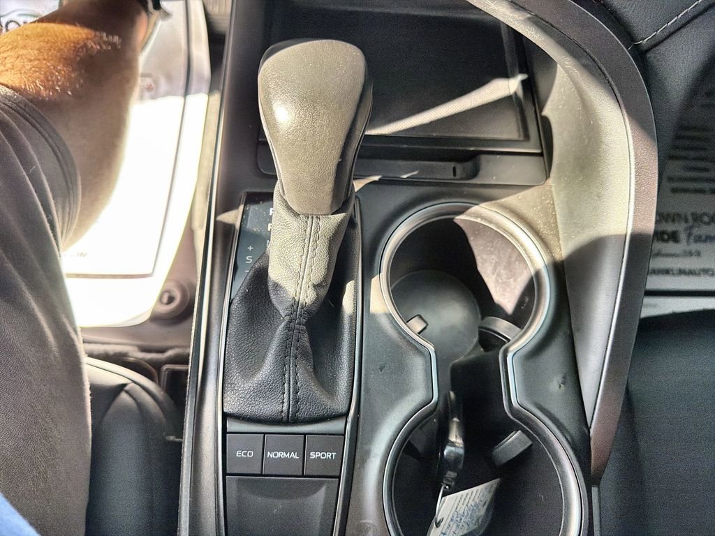 Used 2024 Toyota Camry SE w/ Convenience Package FWD image 26