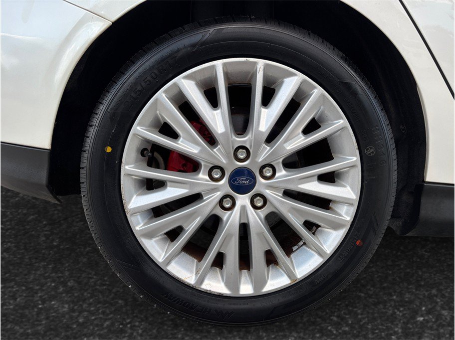 Used 2016 Ford Focus Titanium FWD image 13